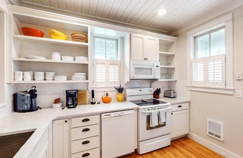 Seabrook House | Yarmouth Yacht Club