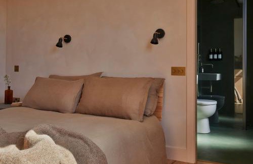 Ballycastle Apartment | Yarn - Elmo Deluxe Suite