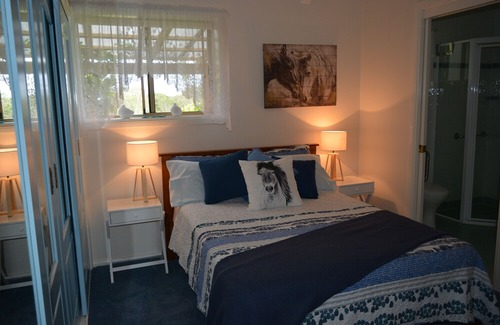 Bungwahl Cottage | Yarramin Park Farmstay - Pet Friendly, Couples Retreat.