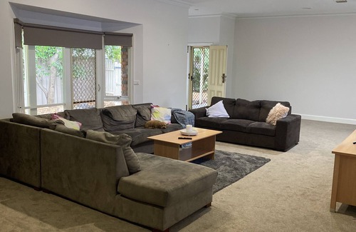 Central Murray House | Yarrawonga magic 300 metres from lake, private pool