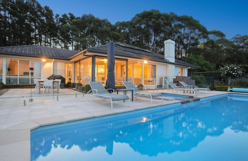 Fitzroy Falls House | 'Yarrowfells' - Rural Escape