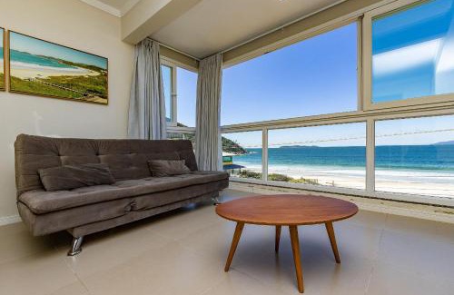 Quatro Ilhas Apartment | Yasmin 201 – Lindo Apartamento com Vista Panorâmica para o Mar em Quatro Ilhas, com Roupa de Cama e Toalhas Inclusas.