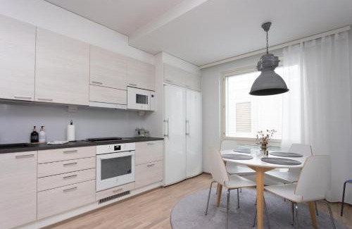 Downtown Kuopio Apartment | Ydinkeskustan uusi kahden makuuhuoneen huoneisto, sauna ja 2 wc