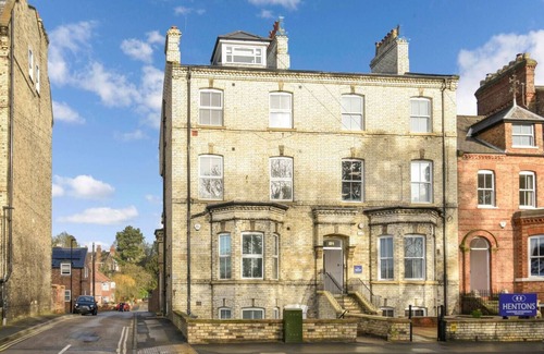 Acomb Apartment | Ye Olde Windmill Apartment Free Parking