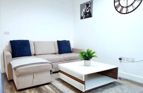 Acomb Apartment | Ye Olde Windmill Apartment Free Parking