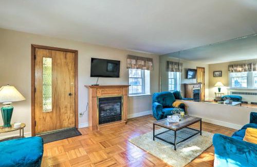 Yeadon House | Yeadon Townhome with Porch, 7 Mi to Center City