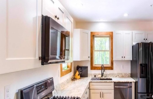 McHenry House | Year round fun and relaxationn5 min to slopes 15 min to the beach and golf