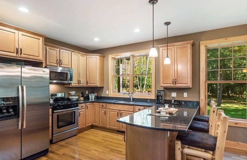Windham House | Year-Round Relaxing Mountain Escape