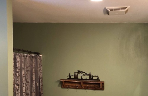 Knight Cabin | Year Round Vacation Lake Cabin Rental