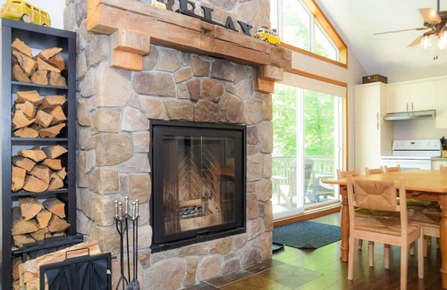 Northfield Cottage | Year round waterfront retreat for rent on a beautiful lake - 4 bedrooms