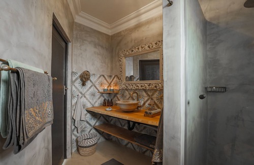 Somerset West House | YEBO Boutique Guesthouse