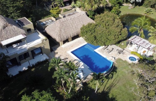 Anapoima Cottage | Yeguas Y01 by Wynwood House