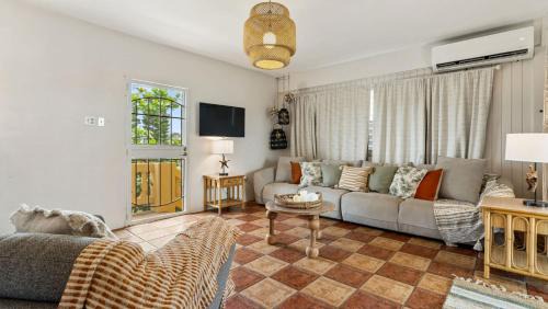 Rio Grande Apartment | Yellow Beach House Unit B - 2 min walk from the Beach
