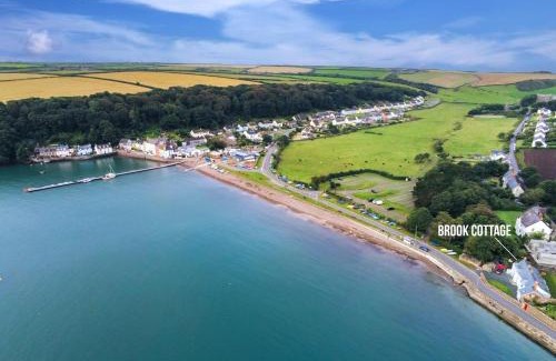 St Brides House | Yellow Cottage - 2 Bedroom Cottage - Dale