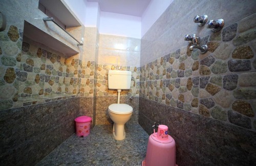 Lake Swaroop Sagar House | Yellow Heights