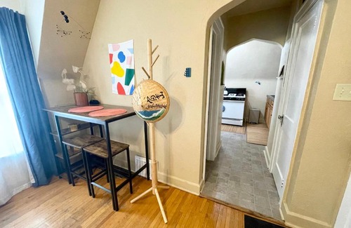 Minot Apartment | Yellow House Apartment w/Self Check-in + Workspace