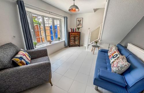 Southport House | Yellow House Cottage