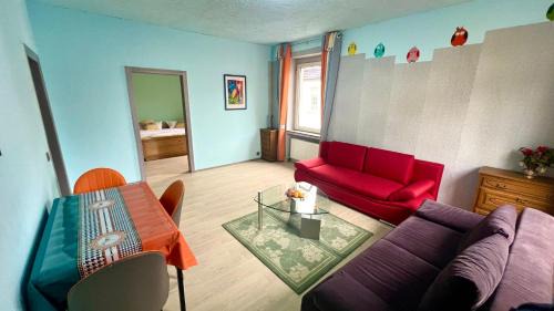 Krefeld Apartment | Yellow House