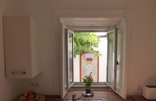 Famalicao Cottage | Yellow Rustic Cottage - close to Beach