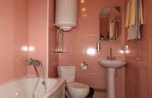 Petrovskoye Hotel | YELLOW UNLIMITED HOTEL 4