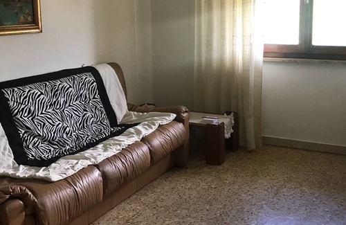 Pallerone House | Yellow Villa in Lunigiana-Tuscany