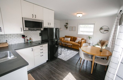 College Place House | Yellowbird Retreat of Walla Walla Valley