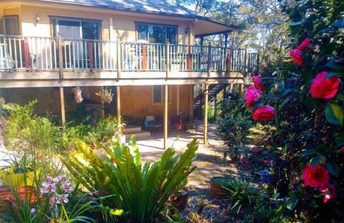 Stanwell Tops Apartment | YellowtailStay - The Courtyard Room