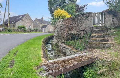 Ellastone House | Yelt Cottage