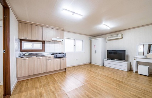 Suwon House | Yeongheungdo J Pension