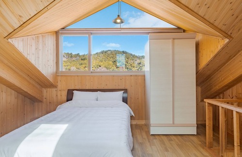 Suwon House | Yeongheungdo Rainbow Ocean View Pension