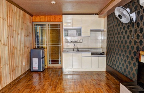 Yeongwol House | Yeongwol Riverside White House Pension