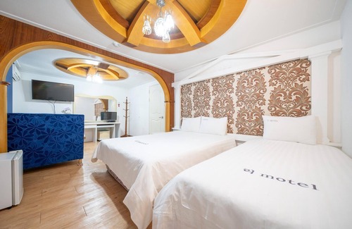 Yeosu Hotel | Yeosu Lee
