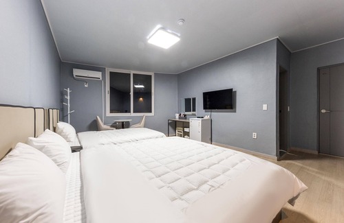 Hak-dong Hotel | Yeosu Rivera Hotel