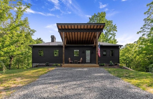 Owl Town Retreat Cabin | Yeshua's Place - Peace On Tranquil Golden Ponds