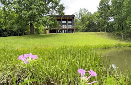 Owl Town Retreat Cabin | Yeshua's Place - Peace On Tranquil Golden Ponds