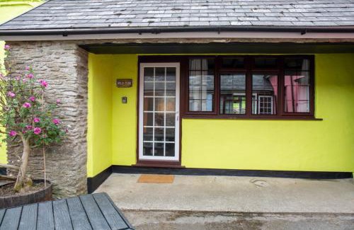Berrynarbor Ski Chalet | Yetland Farm Holiday Cottages