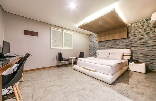 Gyeongsan Hotel | Yeungnam University Autumn Tale