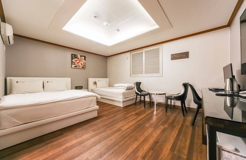 Gyeongsan Hotel | Yeungnam University Autumn Tale