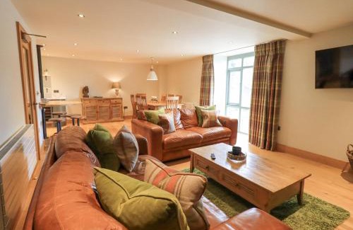 Penny Bridge House | Yew Cottage