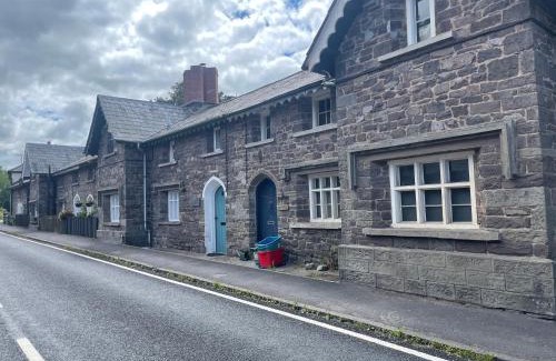 Defynnog House | Yew Tree Cottage, 3 bedroom, 4 Church Row Defynnog