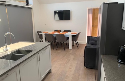 Hintlesham Cottage | Yew Tree Cottage- A Beautiful pet Friendly 3 Bedroom Cottage in the Countryside