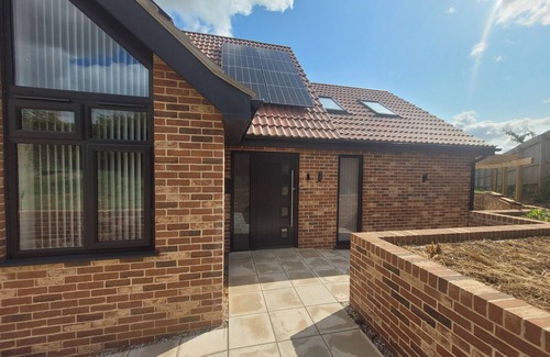 Hintlesham Cottage | Yew Tree Cottage- A Beautiful pet Friendly 3 Bedroom Cottage in the Countryside