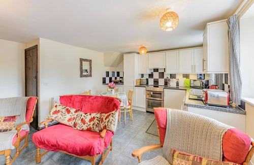 Welshpool Cottage | YEW TREE COTTAGE, family friendly, with a garden in Welshpool