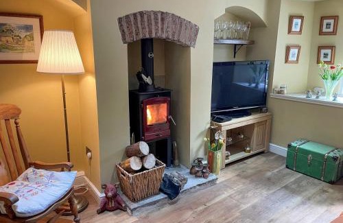 Holymoorside House | Yew Tree Cottage
