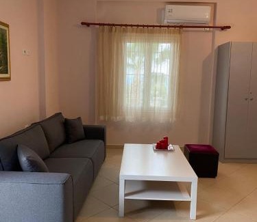 Himare Apartment | Yiannis & Victoria Villa