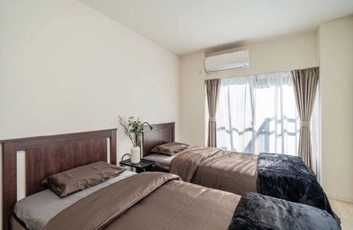 Edogawa Apartment | Yinojia: Bright, clean interior. Quiet yet convenient, near 24 - hr stores.Rm301