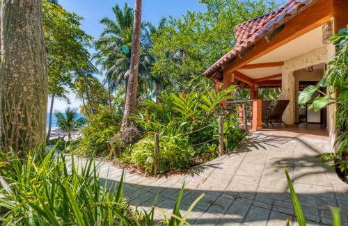 Montezuma Hotel | Ylang Ylang Beach Resort