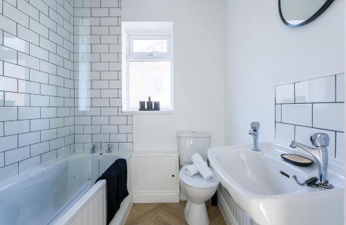 Whickham House | Yne View Getaway 2br Comfort In Whickham