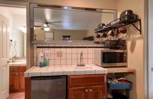 Yosemite West Apartment | YoBee! Heart of Yosemite. Cozy Studio. Park Entrance + Free Breakfast + Dog ~L6