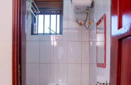Kampala Bed & Breakfast | Yobo's Complex Guest House